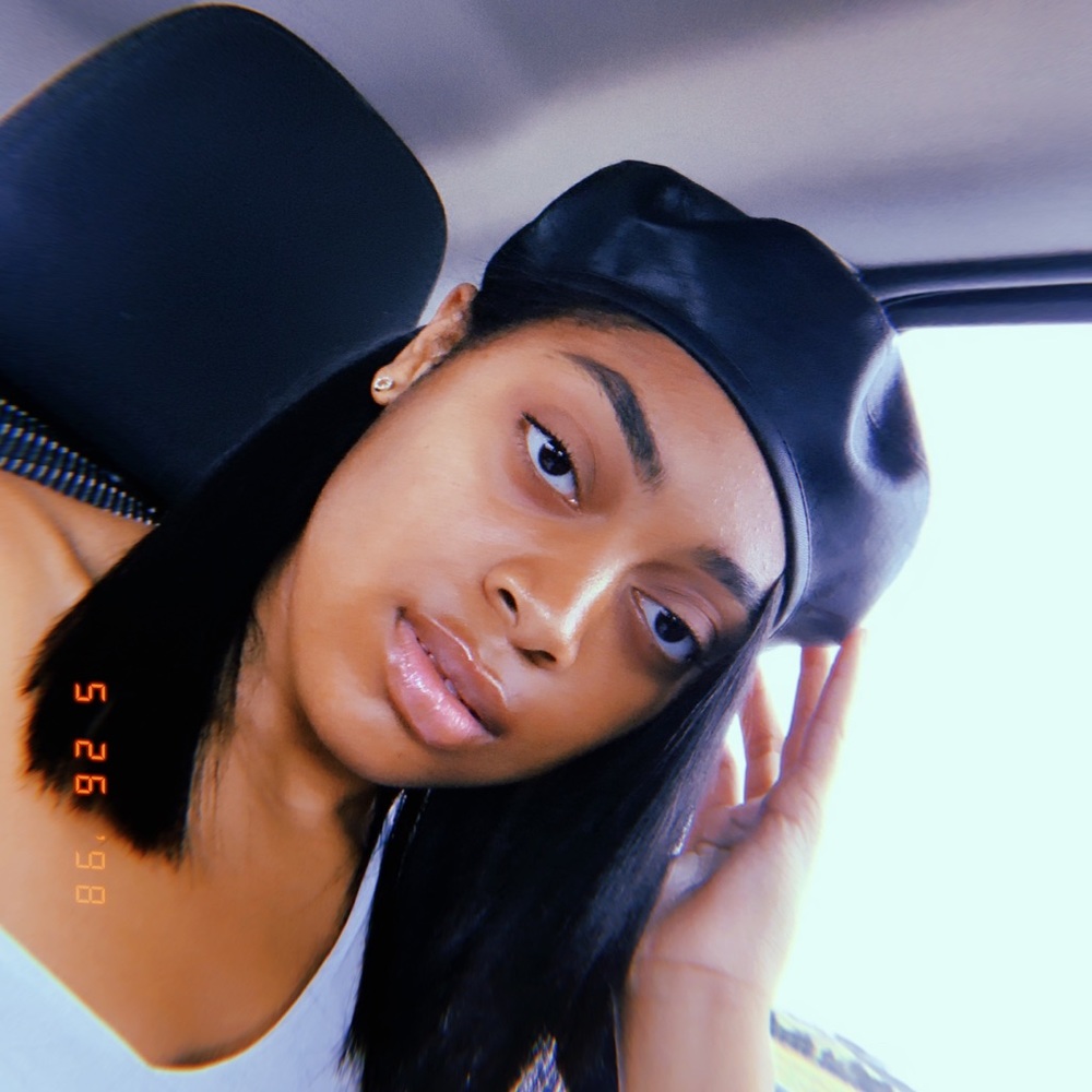 Meet your Posher, Nia
